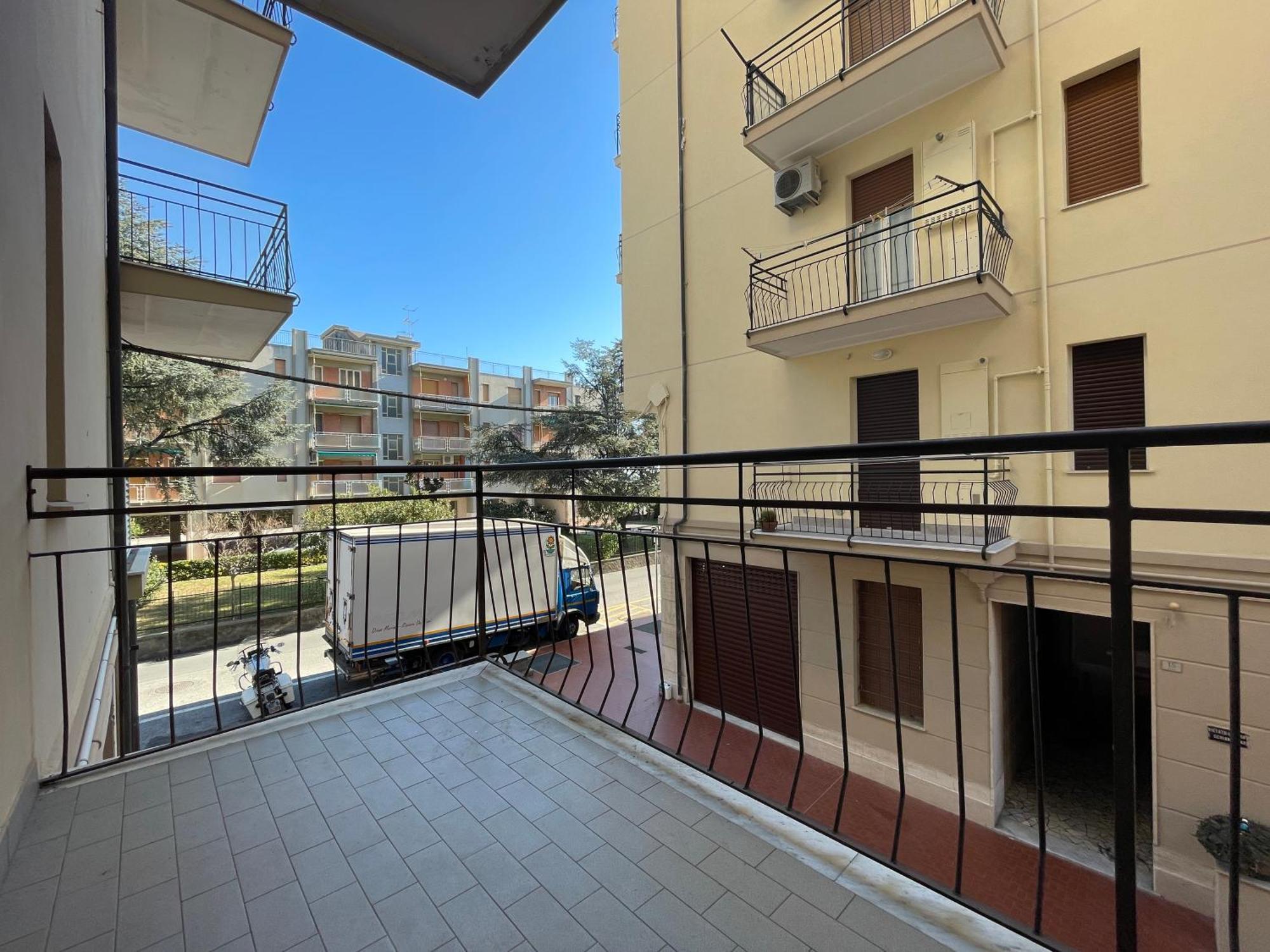 50 Metri Dal Mare - Free Parking E A/C Apartment Pietra Ligure Exterior photo