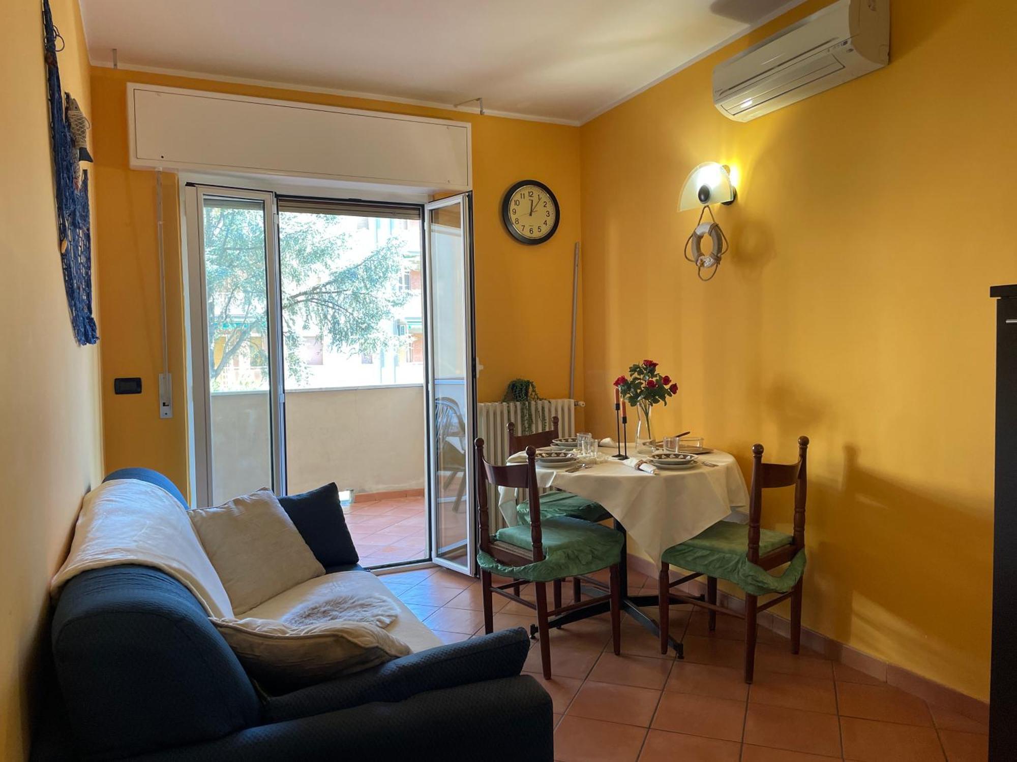 50 Metri Dal Mare - Free Parking E A/C Apartment Pietra Ligure Room photo