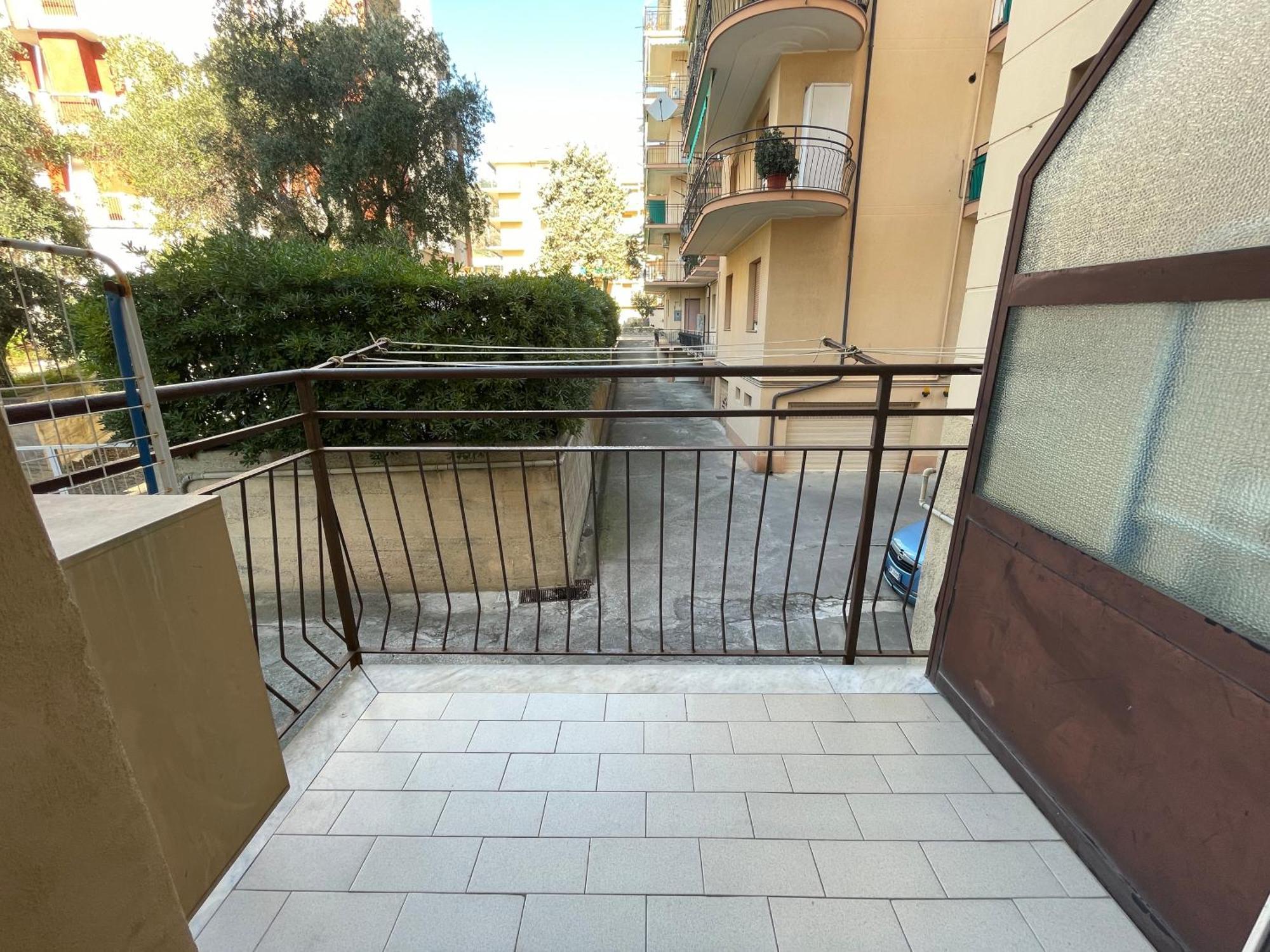 50 Metri Dal Mare - Free Parking E A/C Apartment Pietra Ligure Exterior photo