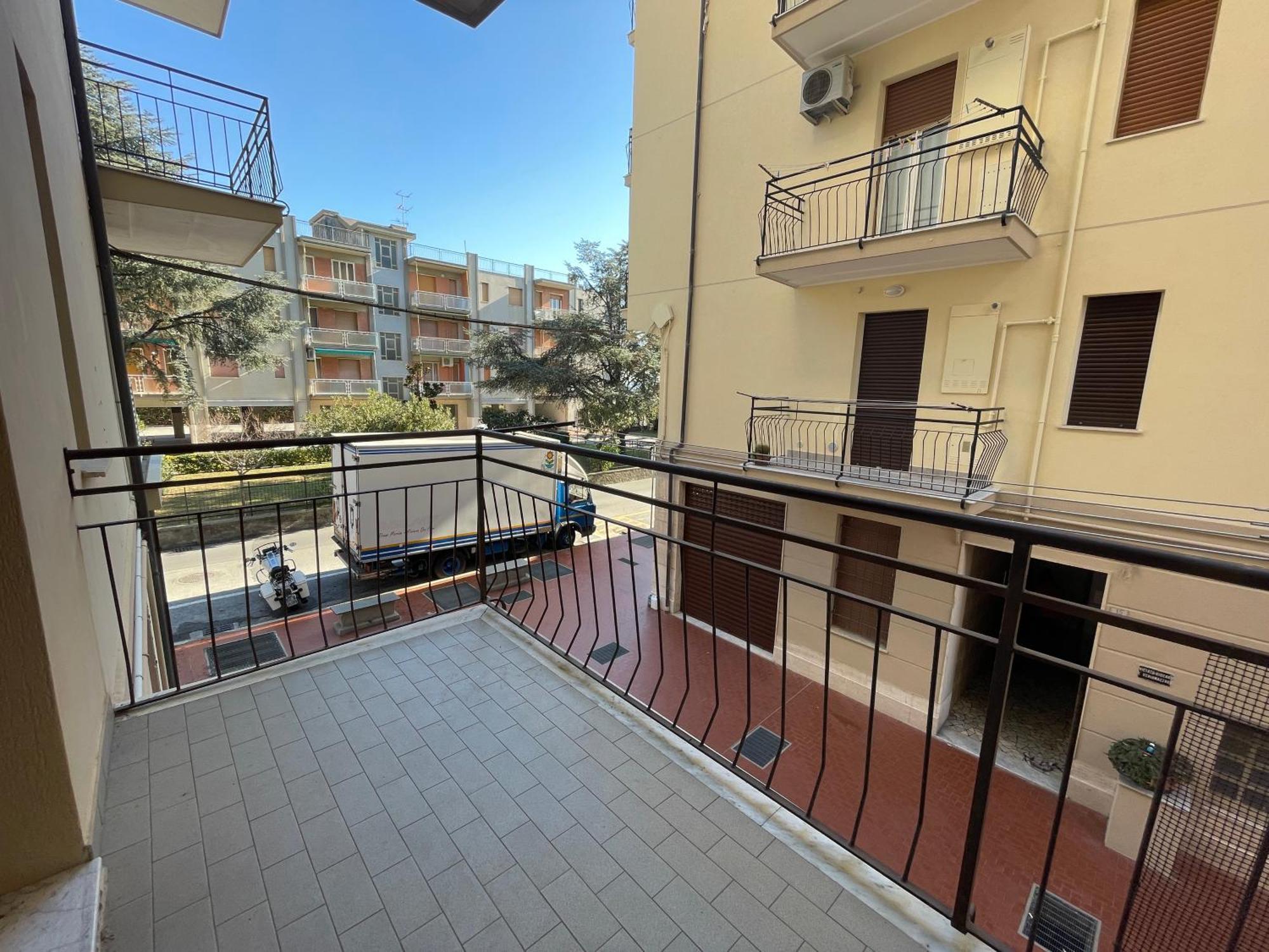 50 Metri Dal Mare - Free Parking E A/C Apartment Pietra Ligure Room photo