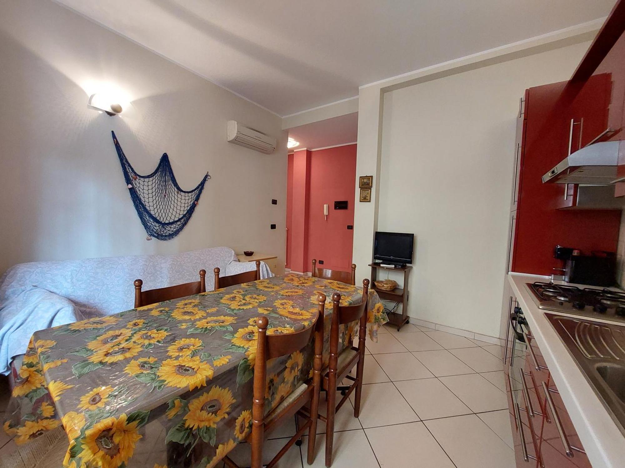 50 Metri Dal Mare - Free Parking E A/C Apartment Pietra Ligure Exterior photo